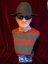 A Nightmare on Elm Street Freddy Krueger1/1 painted GK Bust statue with glass picture