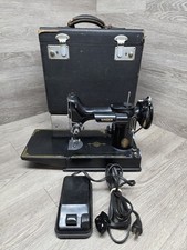 SINGER Featherweight 1951 model 221 Sewing Machine 