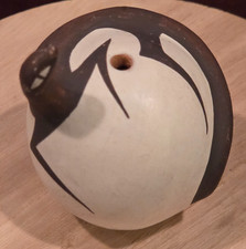 VINTAGE Acoma Pottery Lizard Seed Pot by A.A. Peynetsa. AVELIA & Anderson 2