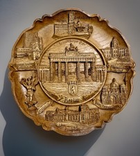 Vtg 3D Relief Berlin Germany Souvenir Wall Plate Reichstag Faux Wood Resin picture