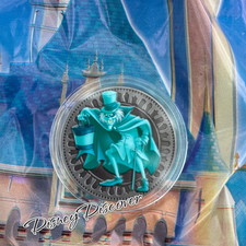 Walt Disney World Phineas The Traveler The Haunted Mansion Collectible Medallion picture
