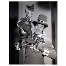 c1960 Press Photo Dennis Day St. Patrick's Day on Jack Benny Program CBS TJ7-2 picture