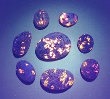 Fluorescent Sodalite (Yooperlite) 8 Bright Lake Superior Yooperlites 3 oz Total picture