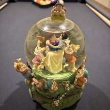 Vintage 2000 Disney Snow White Seven Dwarfs Musical Snow Globe Someday My Prince picture