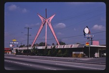 Photo:Compton Car Wash, Rosecrans Avenue, Compton, California picture