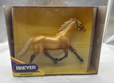 Breyer 2001 #730901 TRU Gold Metallic Pacer Horse of a Different Color Toys R Us picture