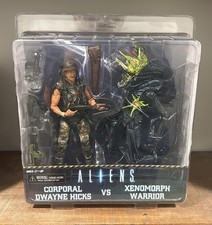 NECA Aliens Corporal Dwayne Hicks vs Xenomorph Warrior Action Figures picture