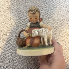 Vintage 1960's HUMMEL by GOEBEL figurine 361 