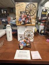 ENESCO Spinning Tails Action Musical Spinning Wheel 1994 With Box picture